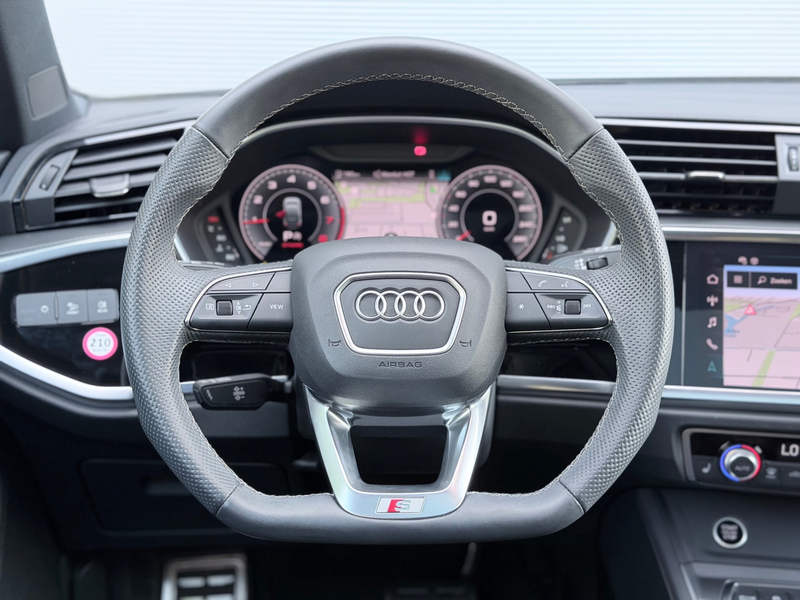 Audi Q3 SPORTBACK 35 TFSI S Edition Competition Pano/Keyle — photo 16