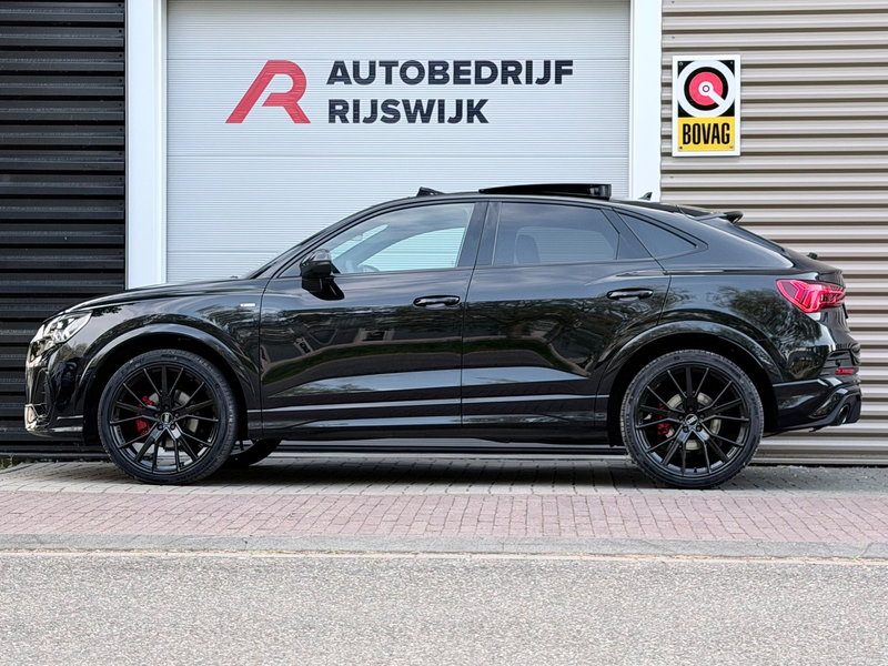 Audi Q3 SPORTBACK 35 TFSI S Edition Competition Pano/Keyle — photo 2