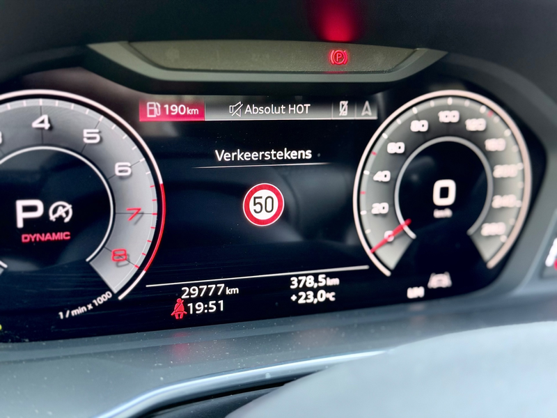 Audi Q3 SPORTBACK 35 TFSI S Edition Competition Pano/Keyle — photo 26