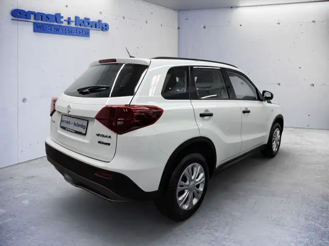 Suzuki Vitara view 3