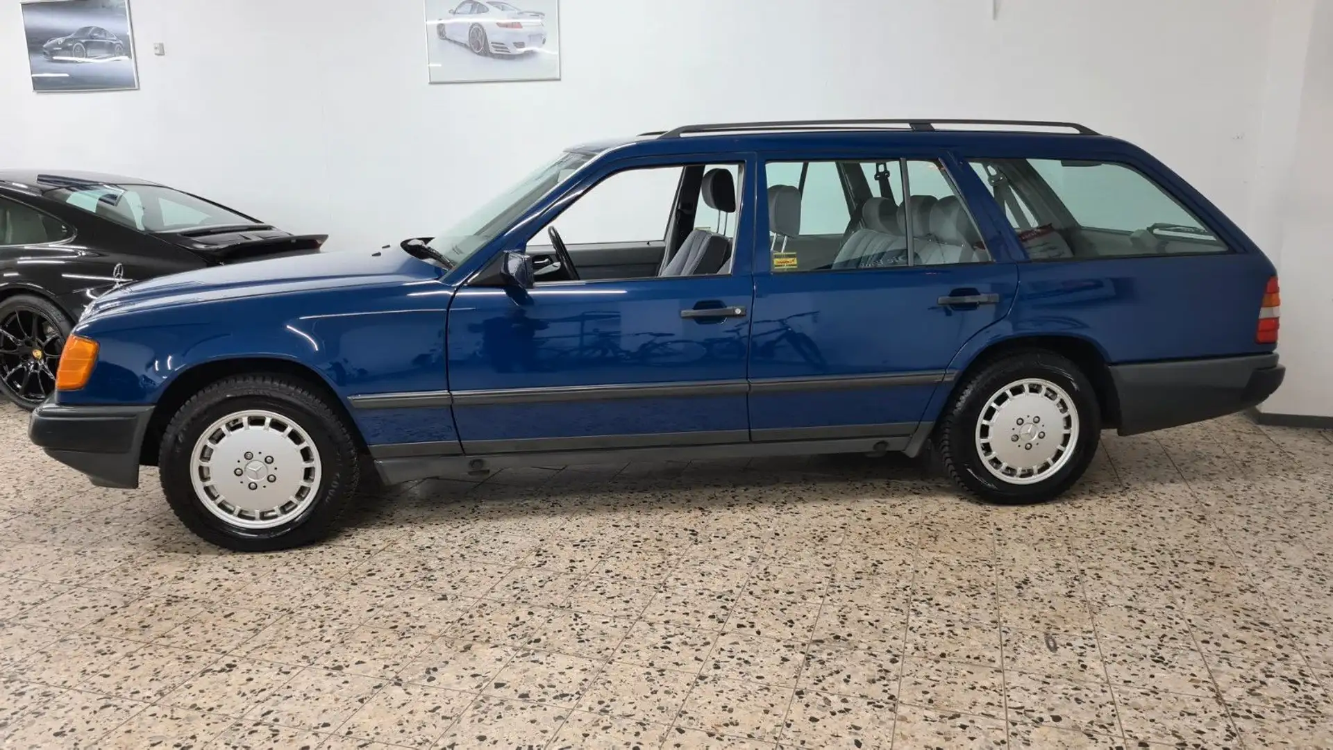 Mercedes-Benz 200 TE  H-Kennzeichen Oldtimer Kék - 2