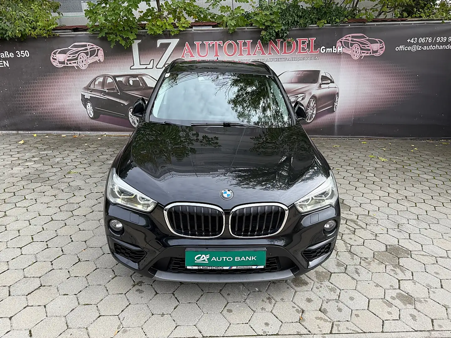 BMW X1 sDrive18i Advantage I1BesitzINaviIHead-Up-Displ... Schwarz - 2