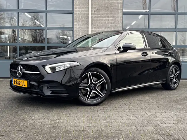 Mercedes-Benz A 250 e Business Solution AMG |SFEERVERLICHTING|18INCH|