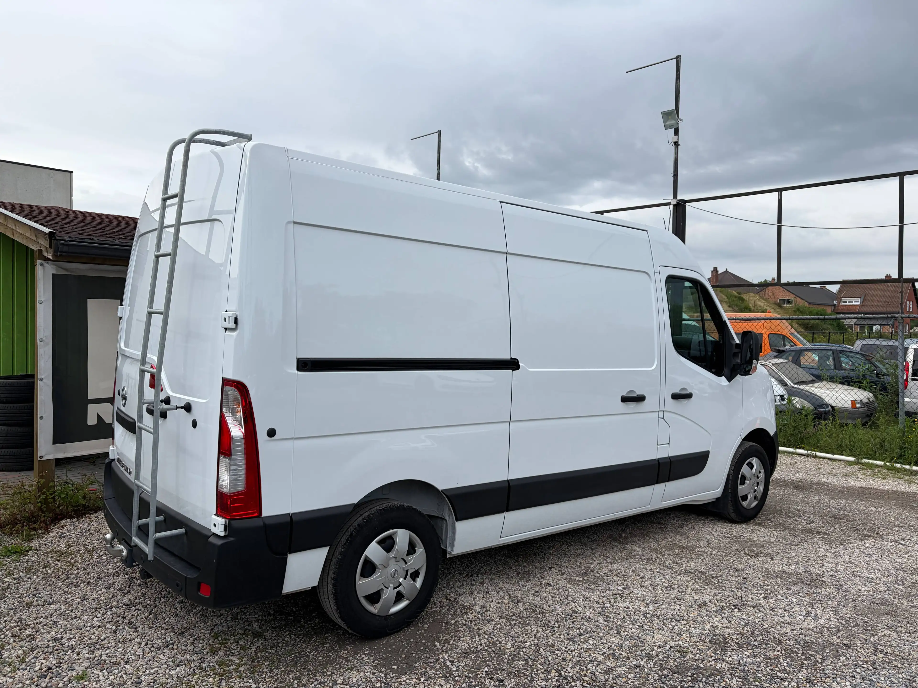 Nissan Interstar Interstar 2.3 dCi 33 L2H2 Acenta (EU6E) — photo 4