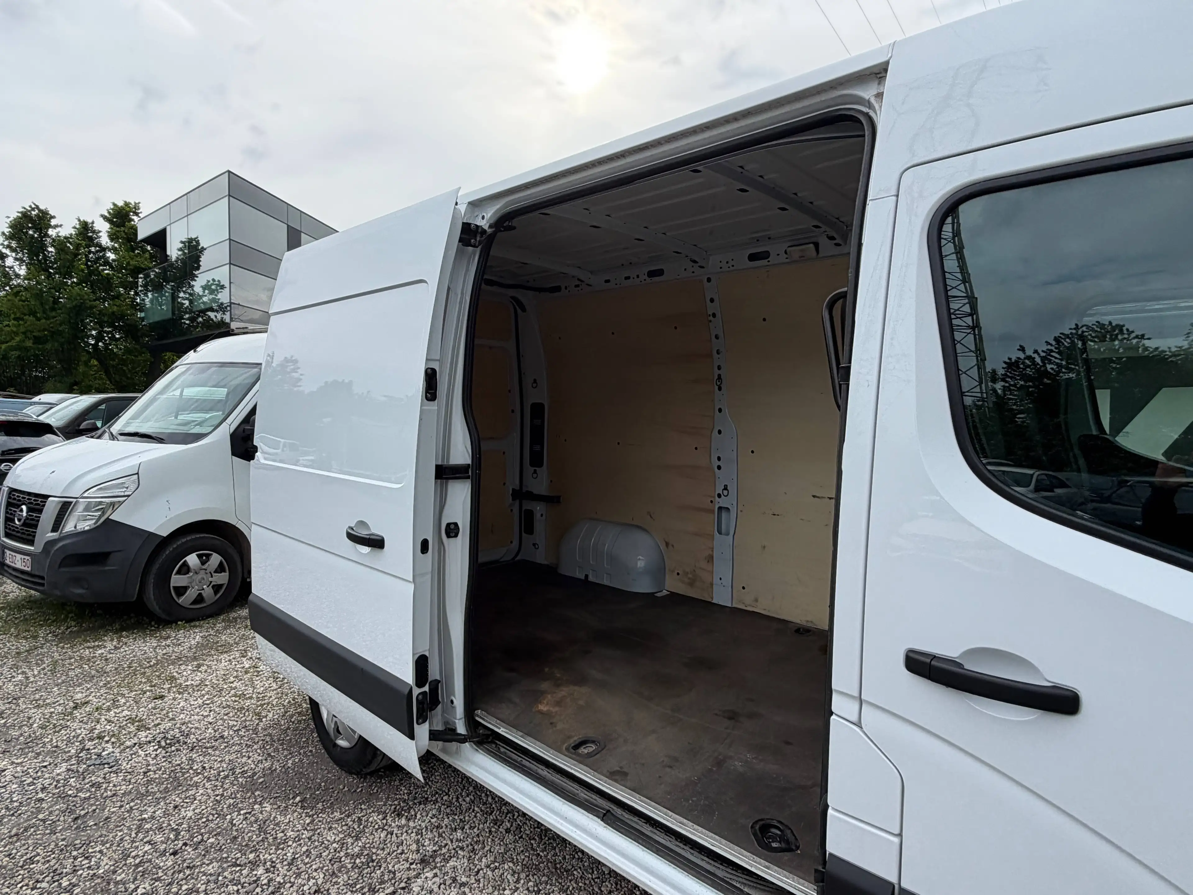 Nissan Interstar Interstar 2.3 dCi 33 L2H2 Acenta (EU6E) — photo 6