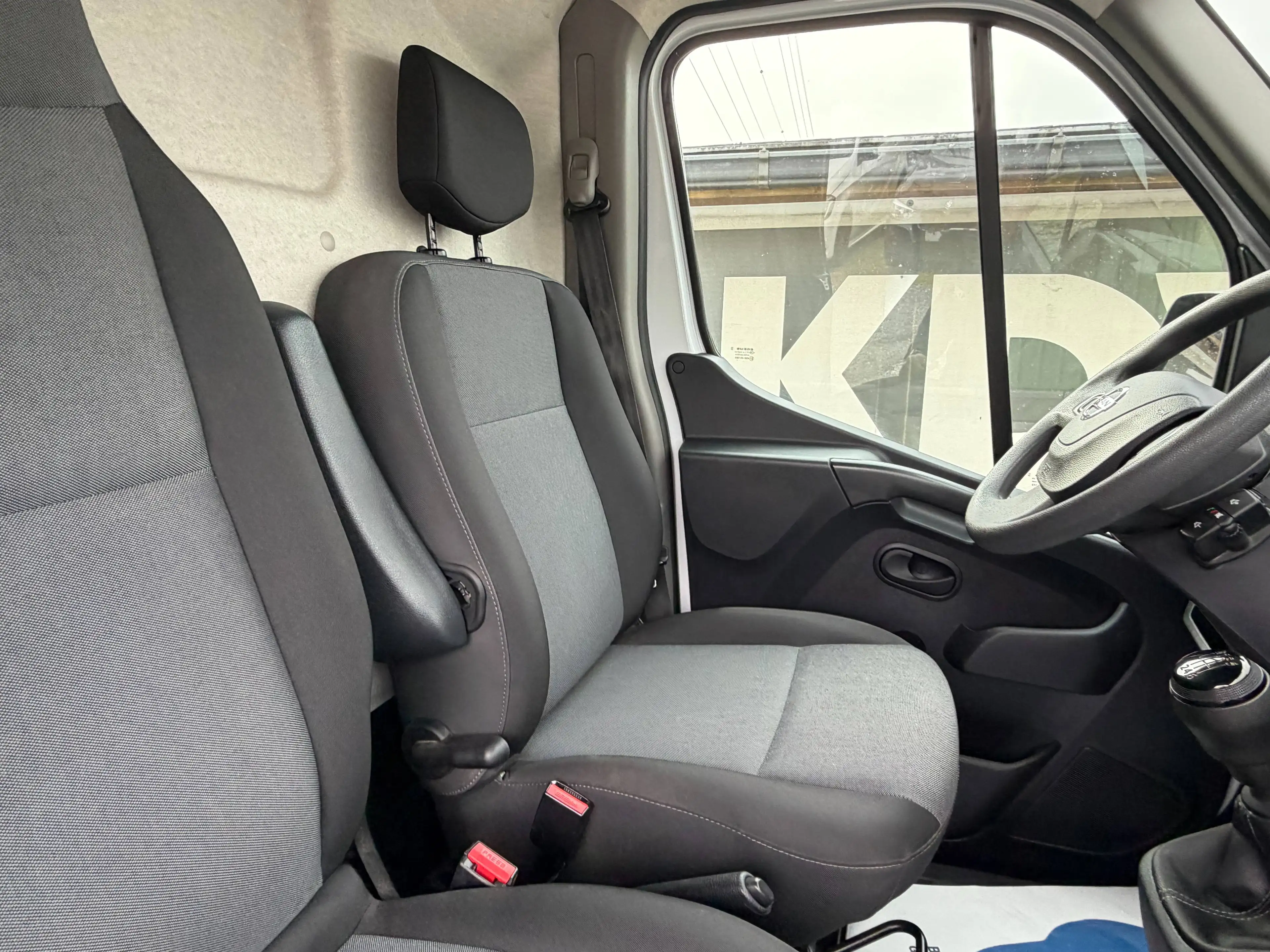 Nissan Interstar Interstar 2.3 dCi 33 L2H2 Acenta (EU6E) — photo 9