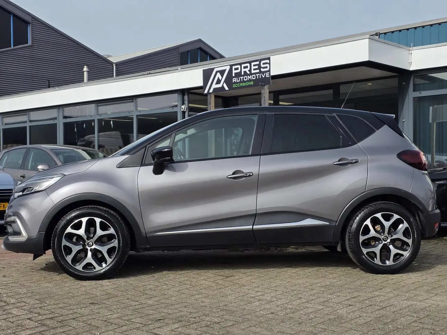 Renault Captur 1.3 TCe Intens |AUTOMAAT|PANO|CLIMA|CRUISE Grau - 2