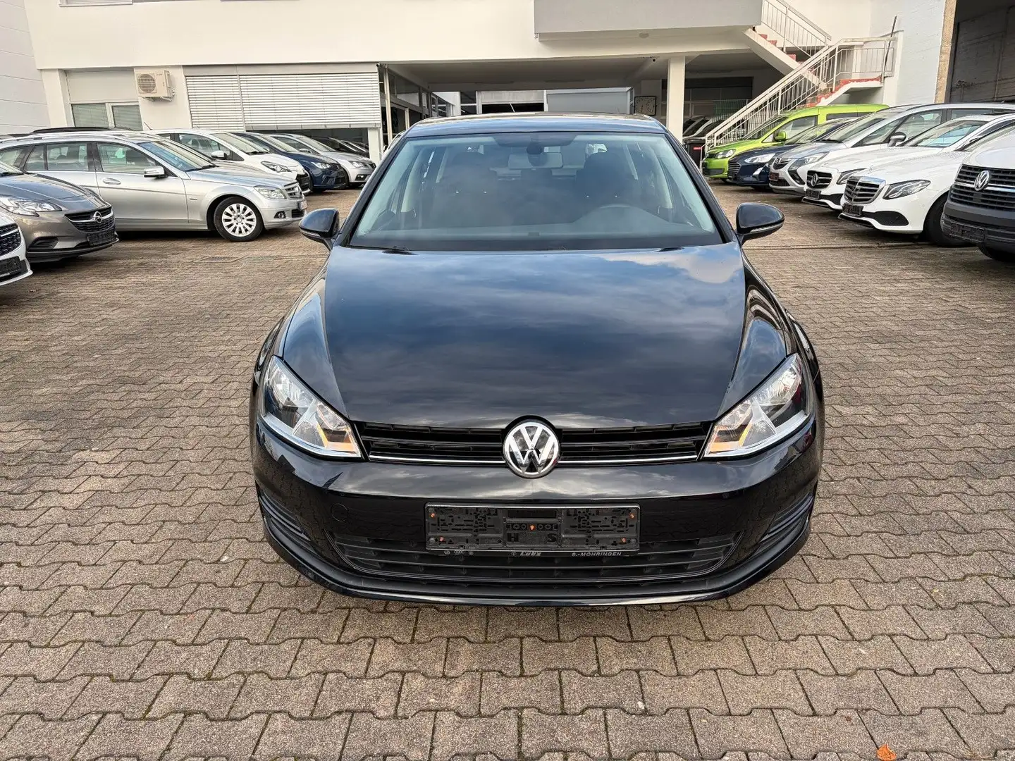 Volkswagen Golf VII Lim. Trendline BMT*AUTOMATIK*KLIMA* Schwarz - 2