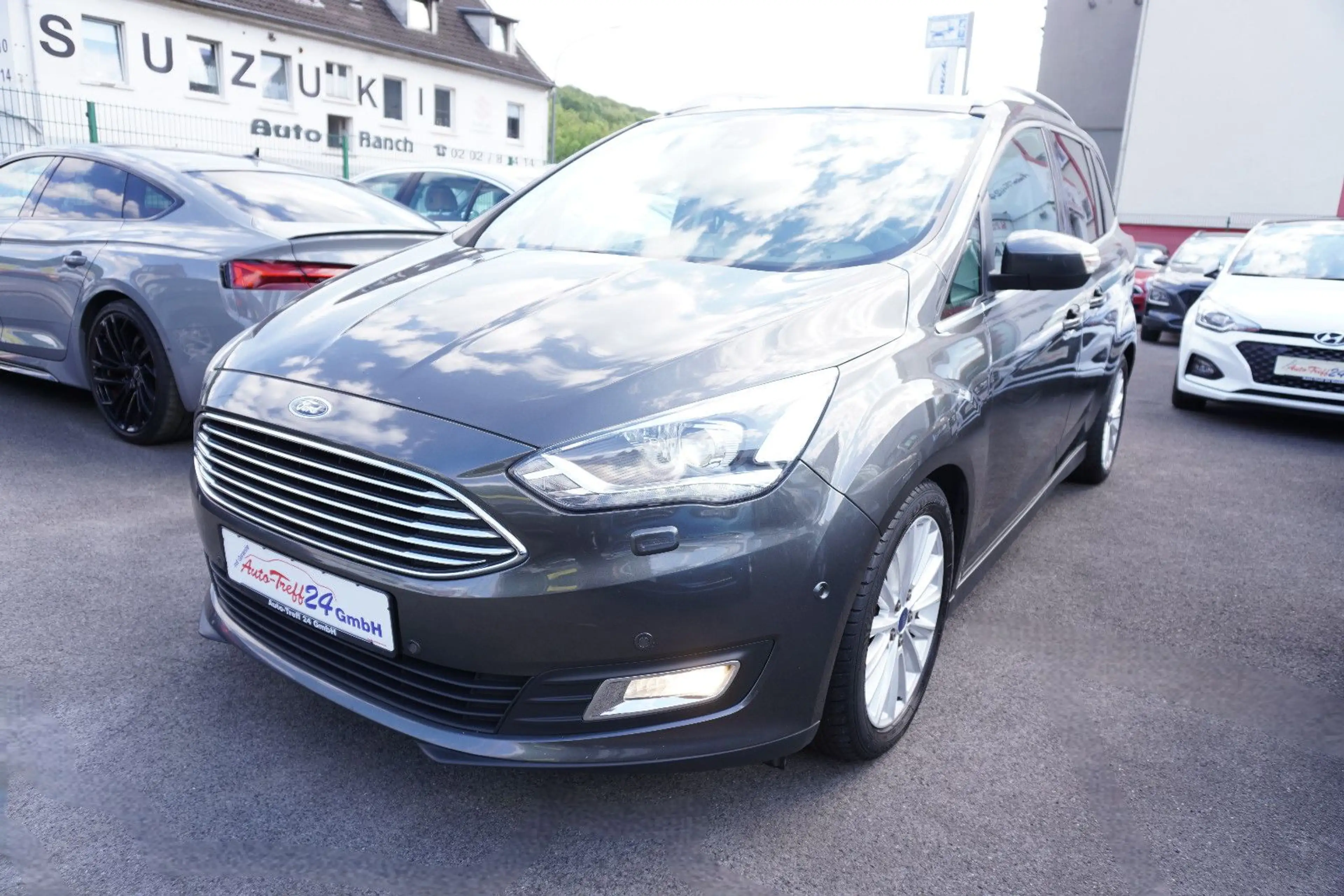 Ford Grand C-Max Grand C-MAX Titanium*Autom.*Navi*Xenon*GARANTIE* — photo 3