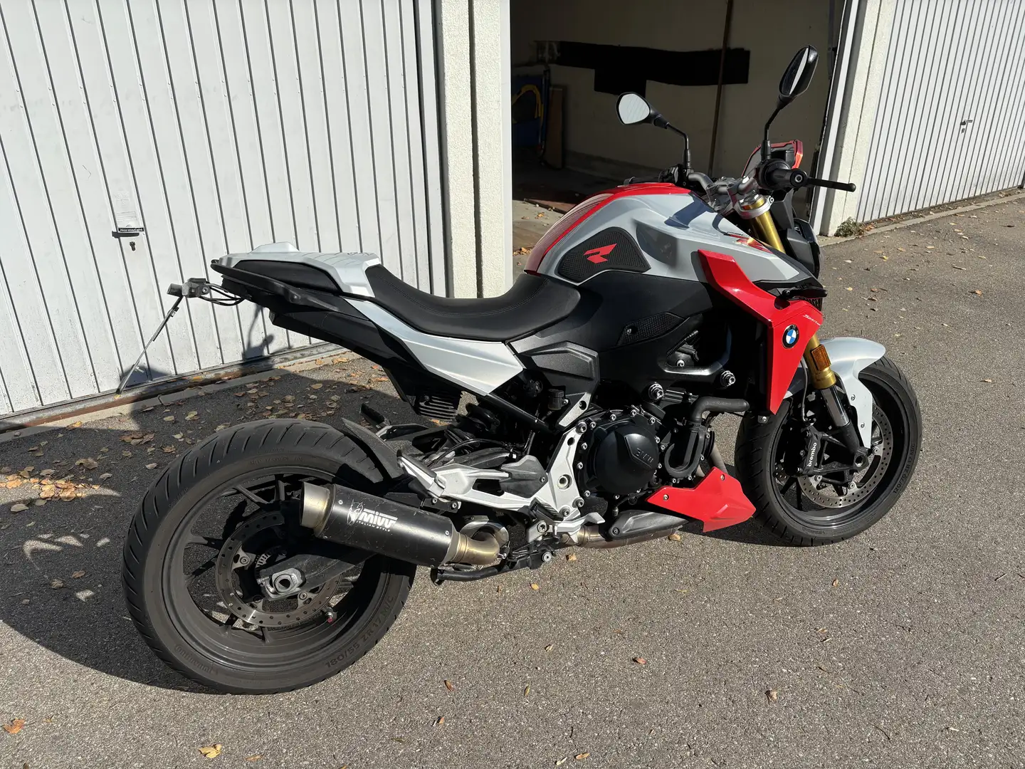 BMW F 900 R Silver - 2