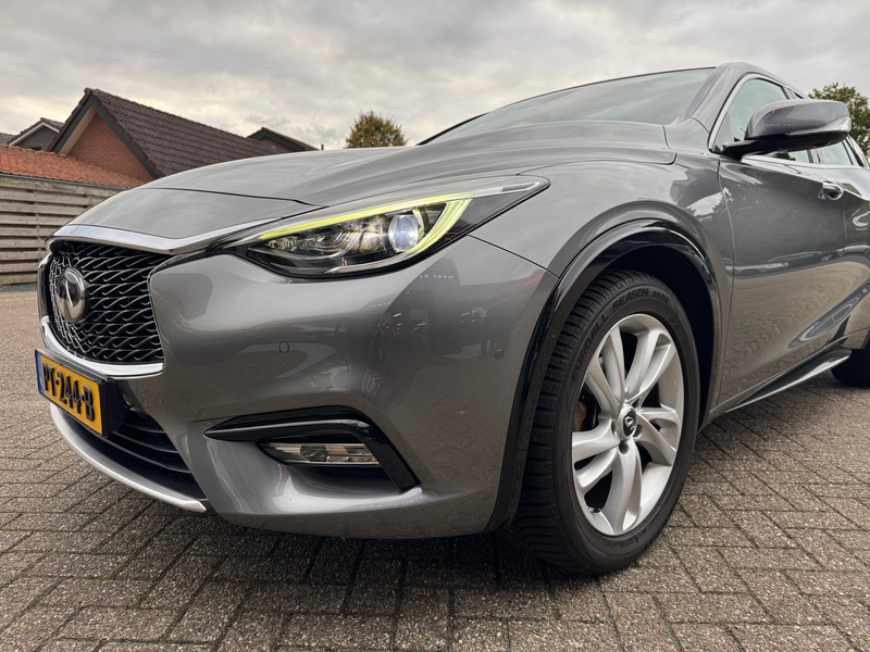 Infiniti Q30 1.6t 115kW Luxe — photo 11