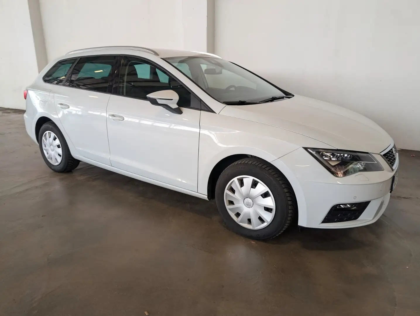SEAT Leon ST Style Weiß - 1