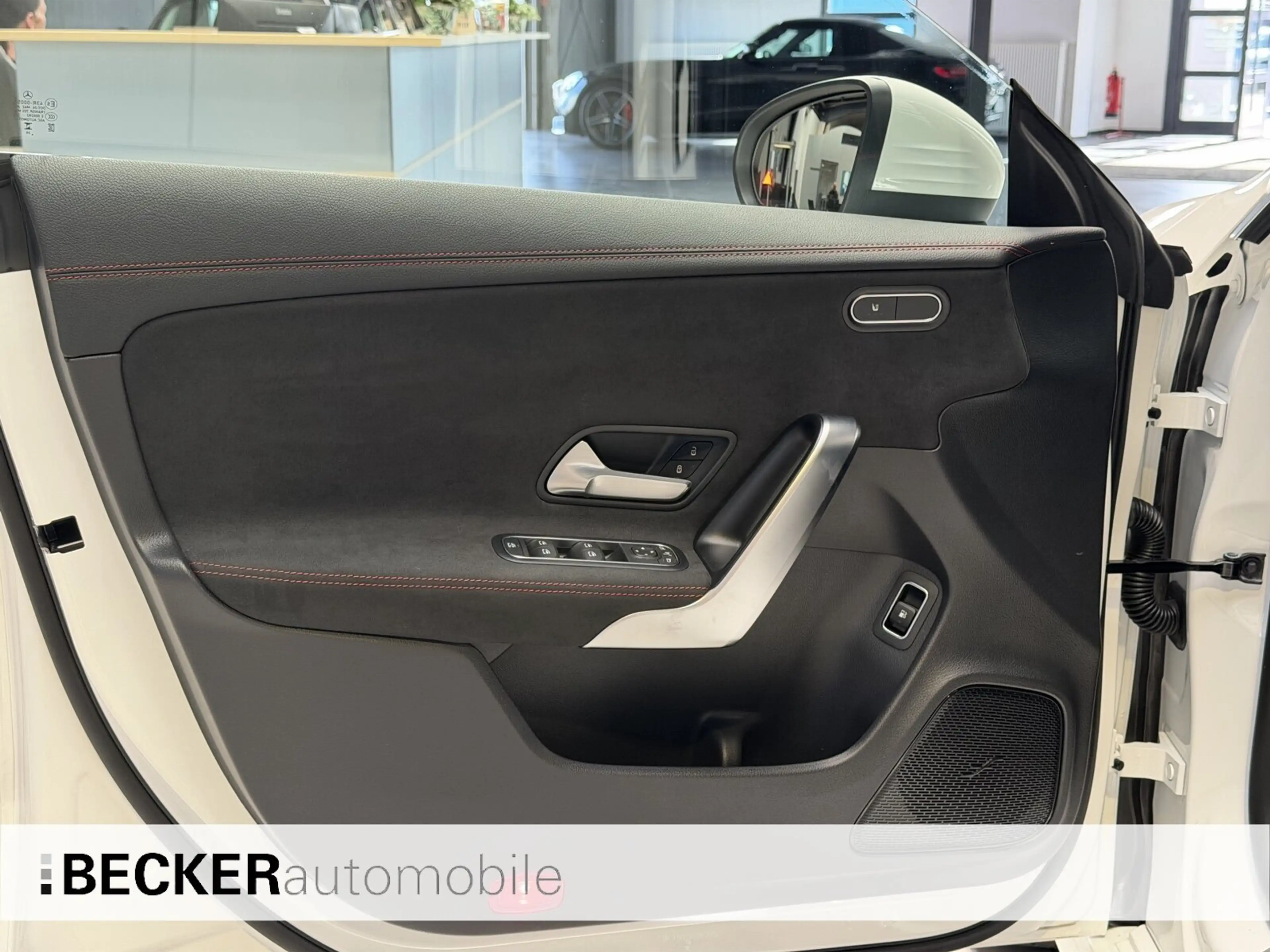 Mercedes-Benz CLA 250 CLA 250 e Coupè AMG PANO 360° AHK FAHRASSISTENZ — photo 15