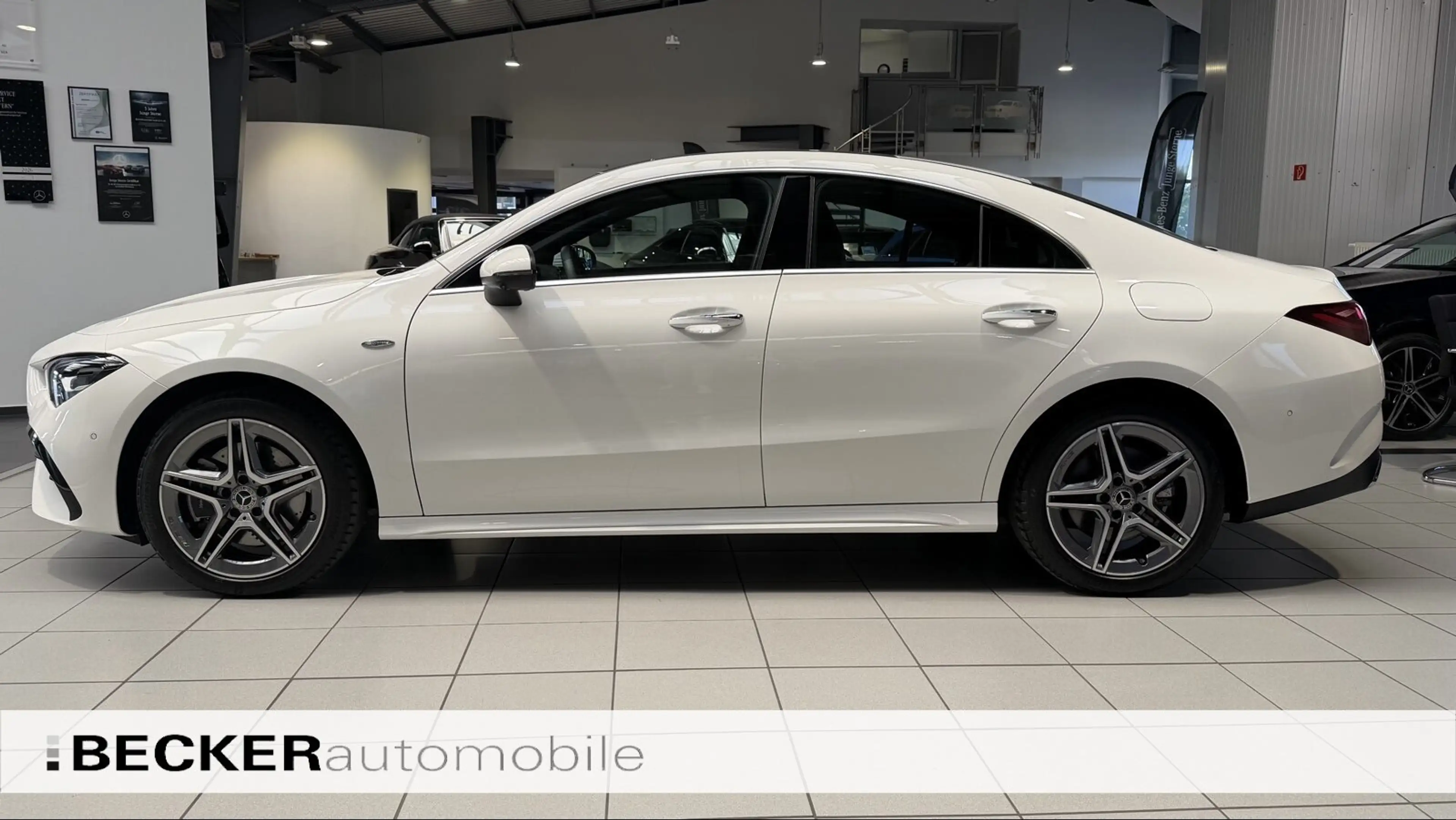 Mercedes-Benz CLA 250 CLA 250 e Coupè AMG PANO 360° AHK FAHRASSISTENZ — photo 9