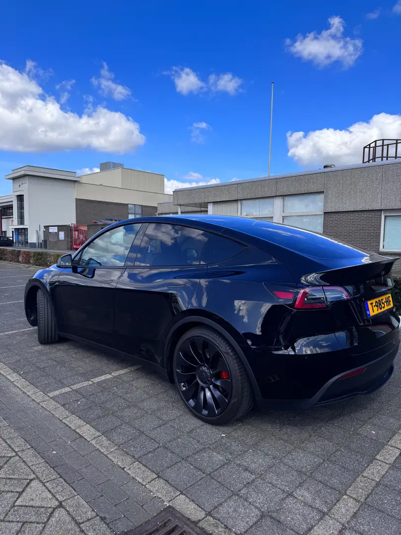 Tesla Model Y Performance Dual Motor AWD Zwart - 2