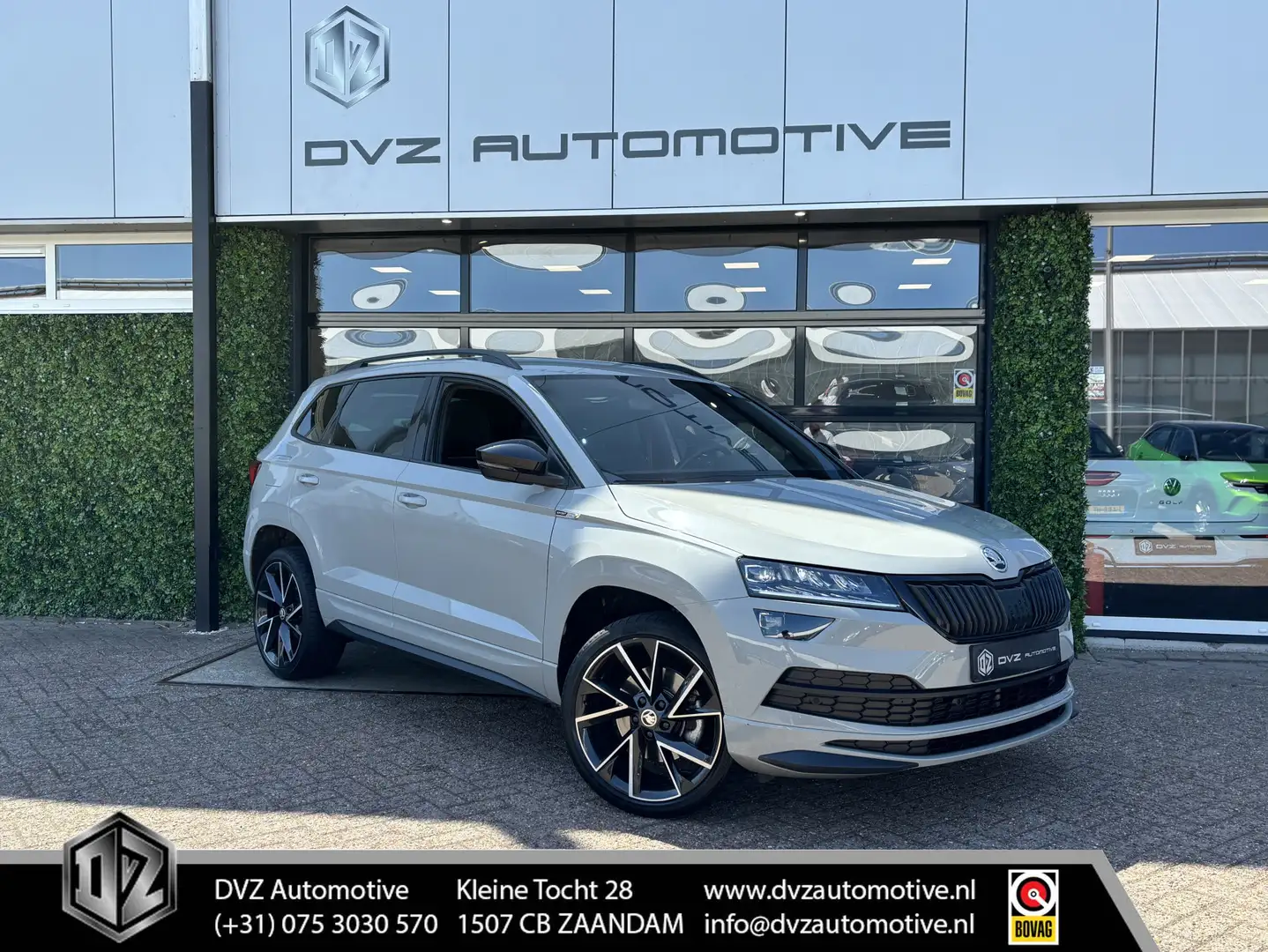 Skoda Karoq 1.5 TSI 150PK Sportline Business | Carplay | Ambie Grijs - 1