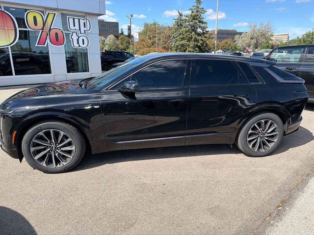 2024 Cadillac Lyriq SPORT AWD|GLASS ROOF| — снимка 1