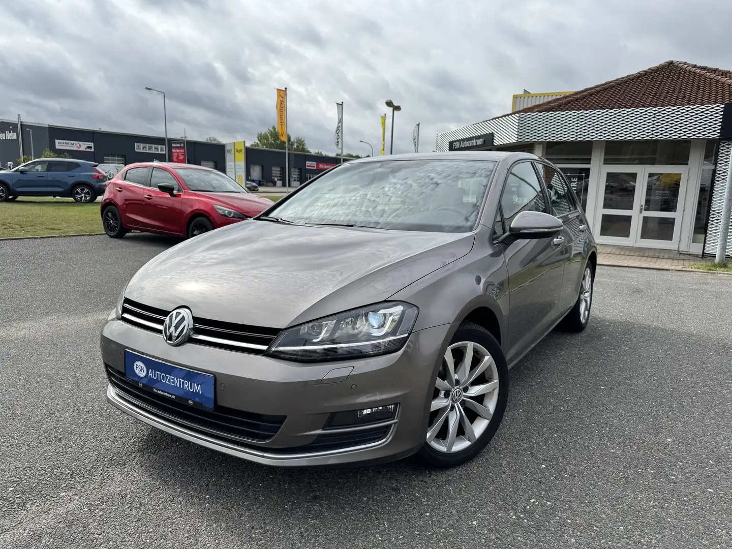 Volkswagen Golf VII 1.4 TSI DSG Highline BMT Bluetooth Einparkhilf Gris - 1