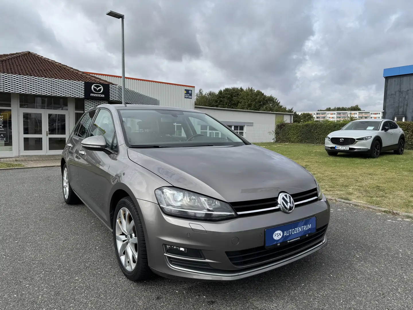 Volkswagen Golf VII 1.4 TSI DSG Highline BMT Bluetooth Einparkhilf Gris - 2