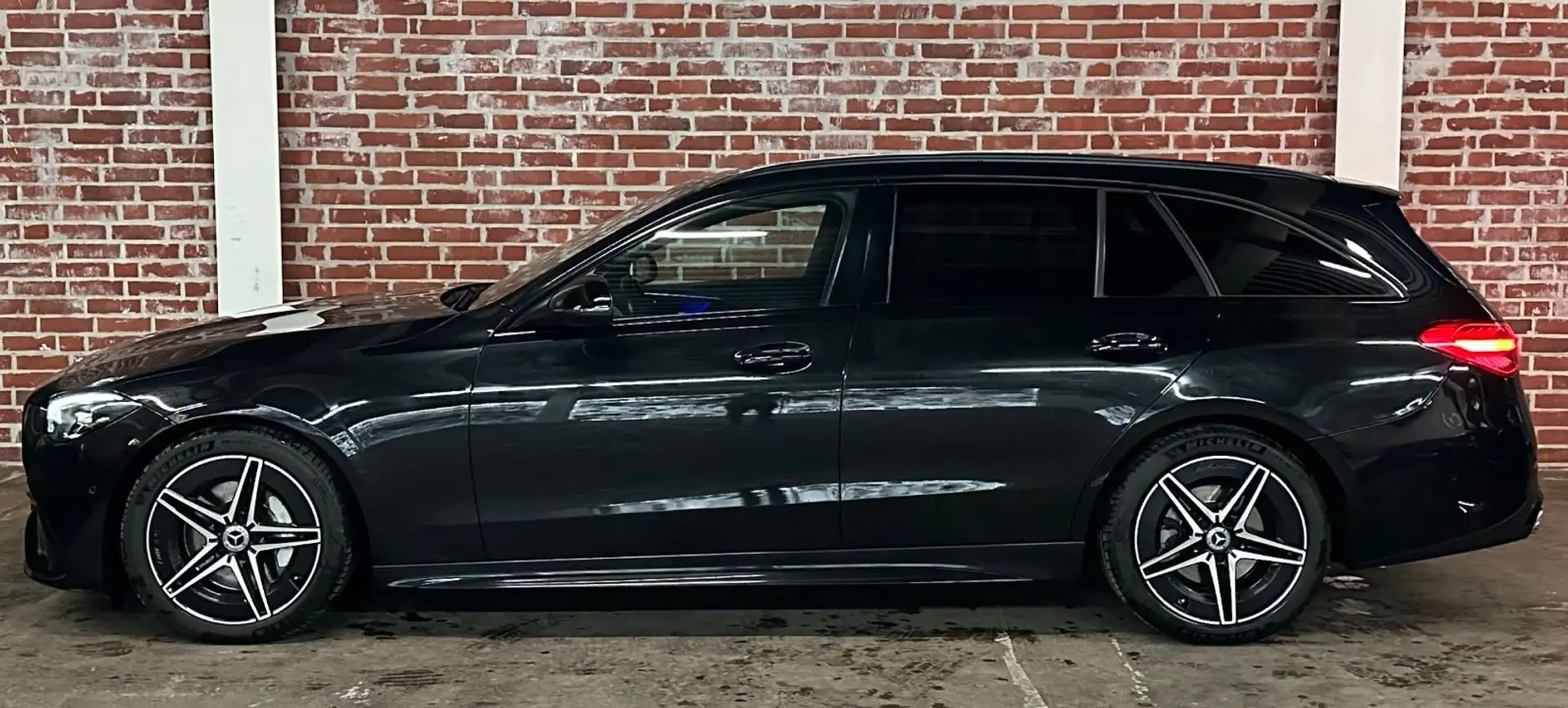 Mercedes-Benz C 300 d T 9G AMG Line/LED/MBUX/R.Kam/NIGHT Noir - 2