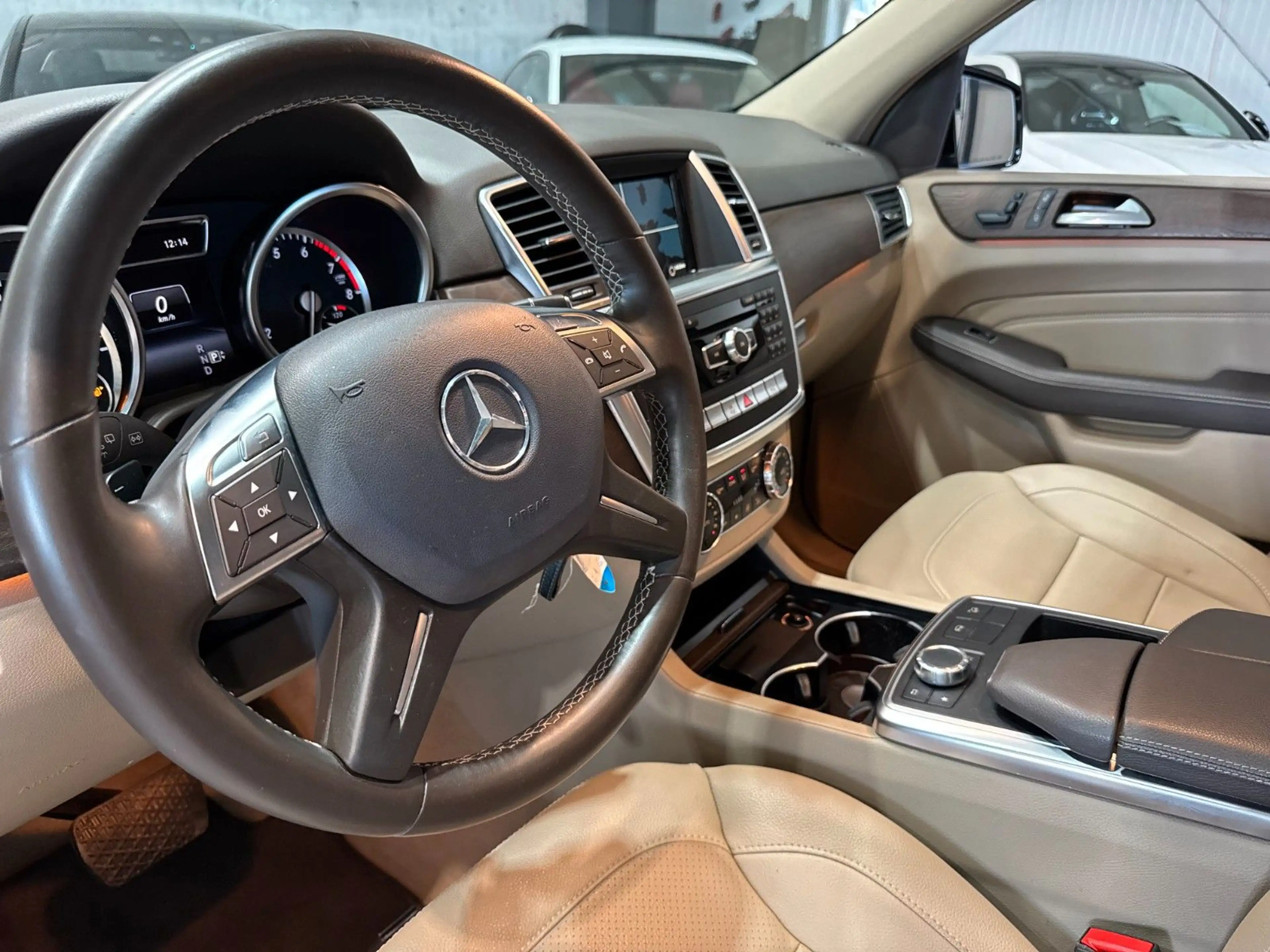 Mercedes-Benz ML 350 BlueEfficiency/PANO/360GRAD/NAVI/ — photo 9