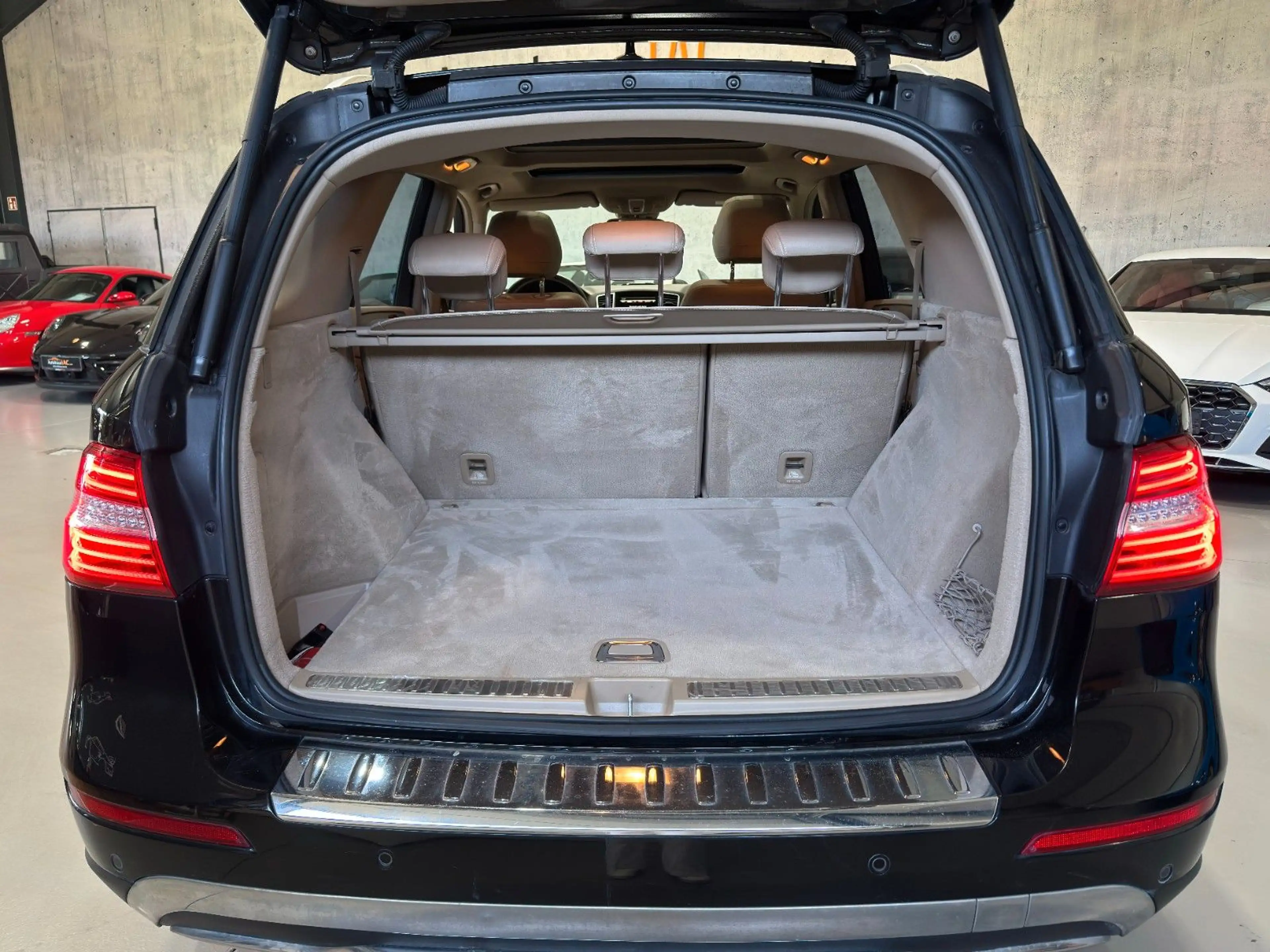 Mercedes-Benz ML 350 BlueEfficiency/PANO/360GRAD/NAVI/ — photo 5