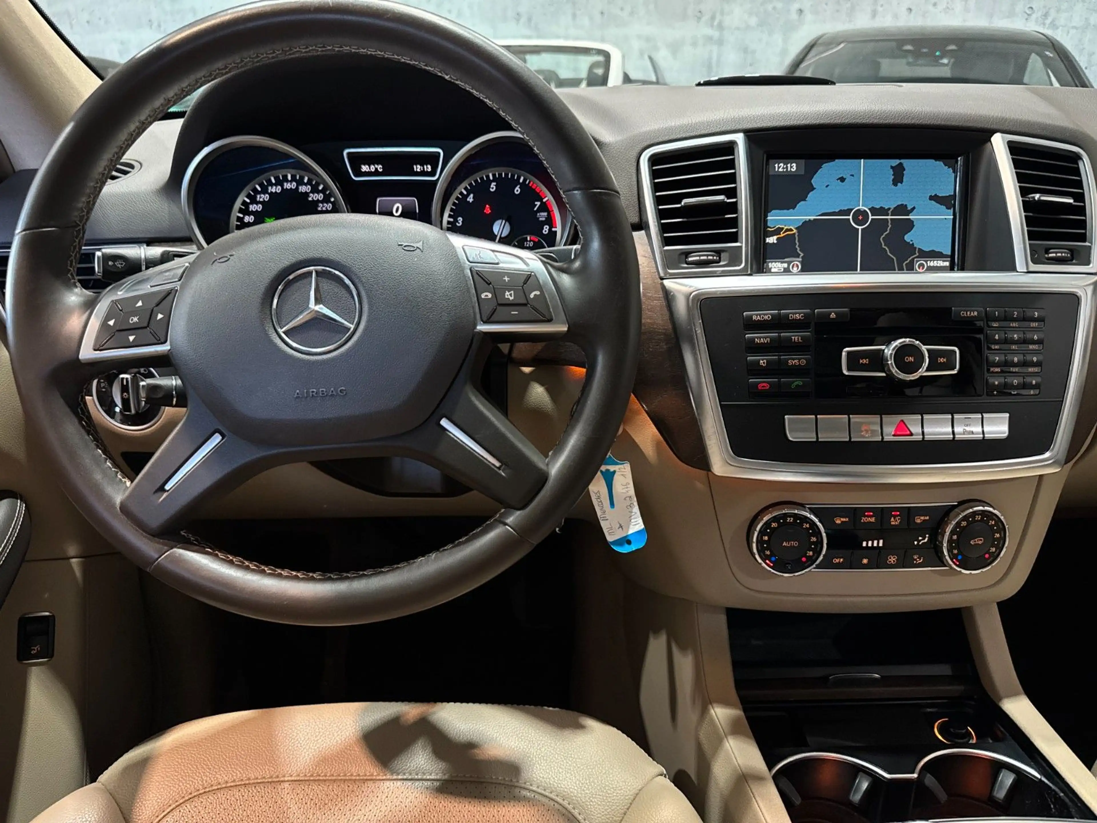 Mercedes-Benz ML 350 BlueEfficiency/PANO/360GRAD/NAVI/ — photo 10