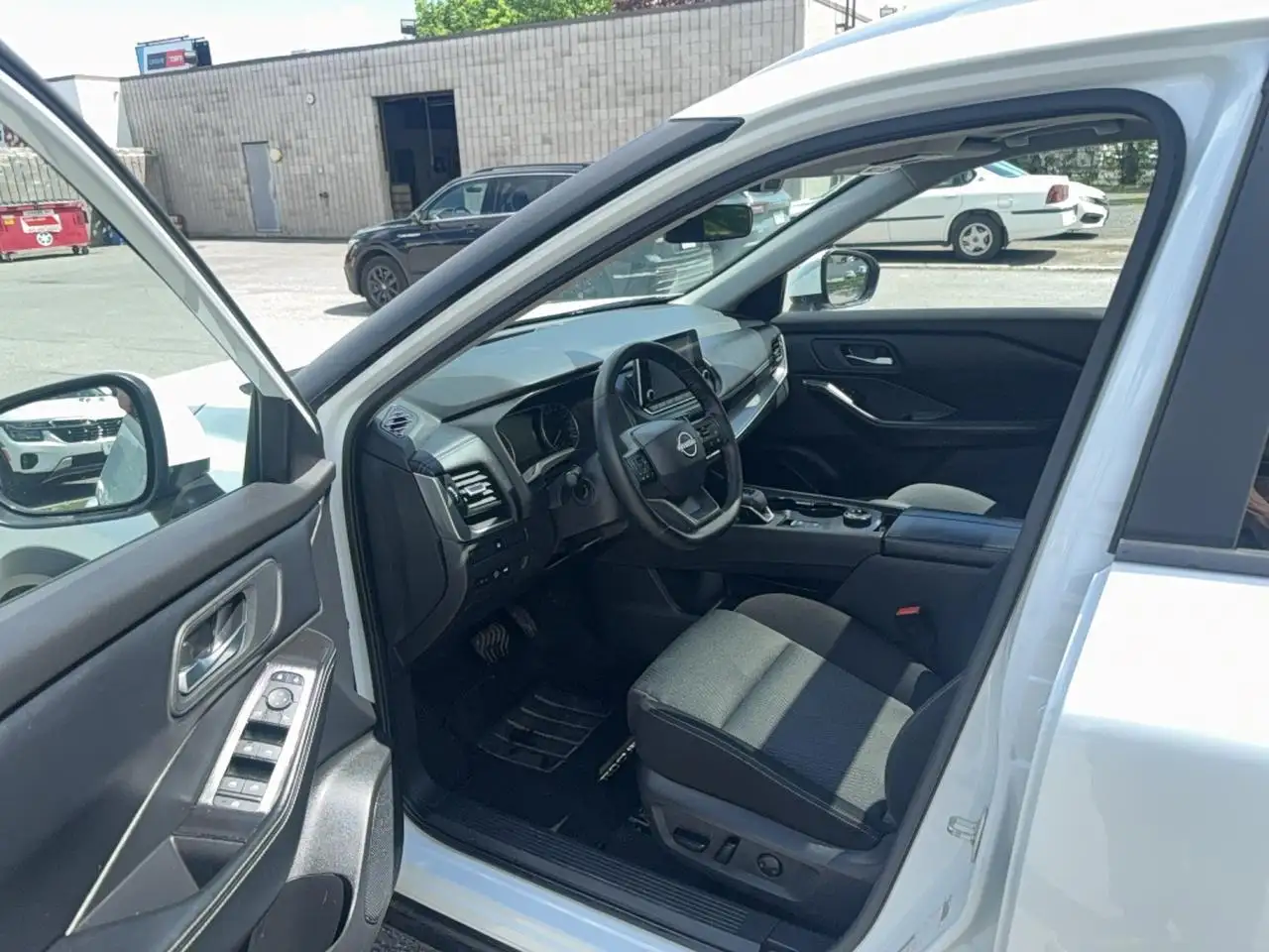 Nissan Rogue снимка Nissan Rogue