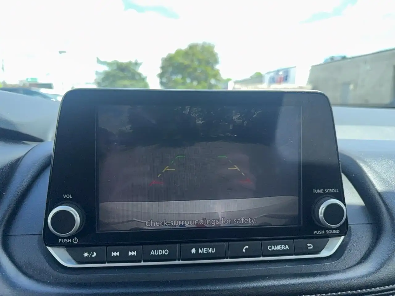 Nissan Rogue снимка Nissan Rogue
