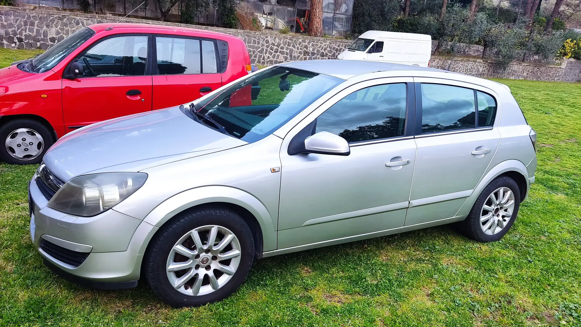 Opel Astra Astra 5p 2.0 dti 16v Elegance Argento - 1