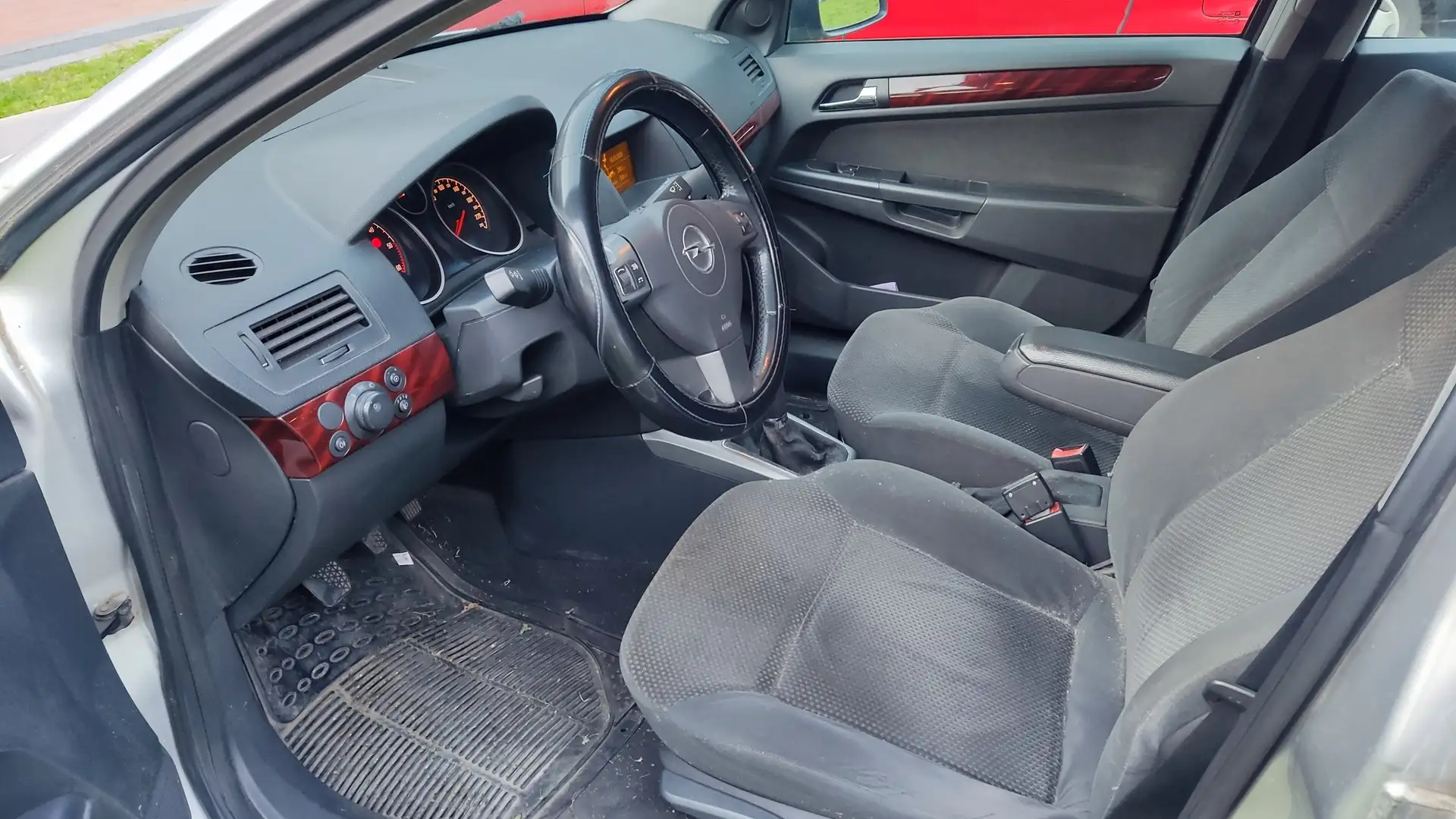 Opel Astra Astra 5p 2.0 dti 16v Elegance Argento - 2