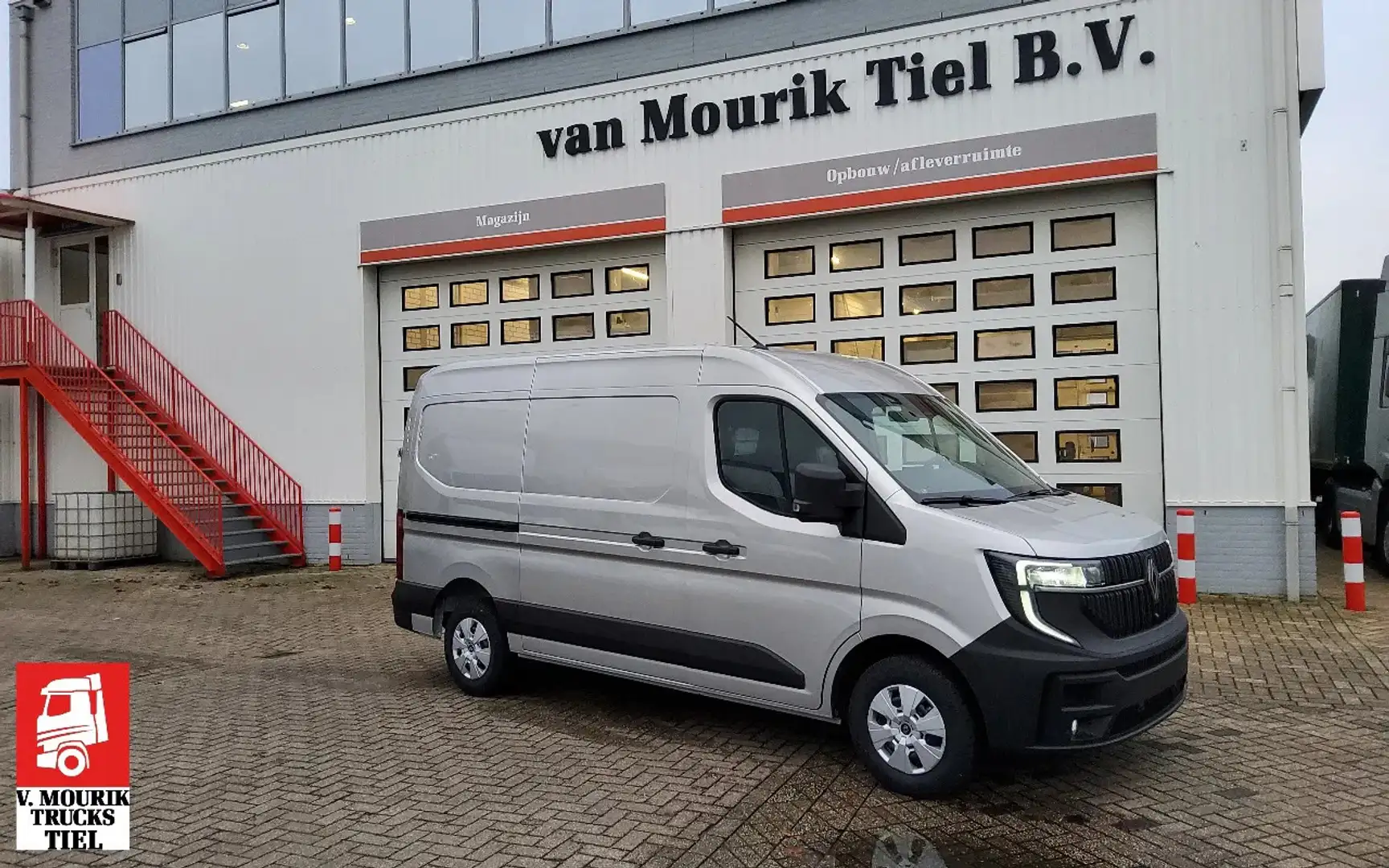 Renault Master 170.35 EURO 6 L2H2 GESLOTEN GRIJS METALLIC - TREKH Zilver - 1