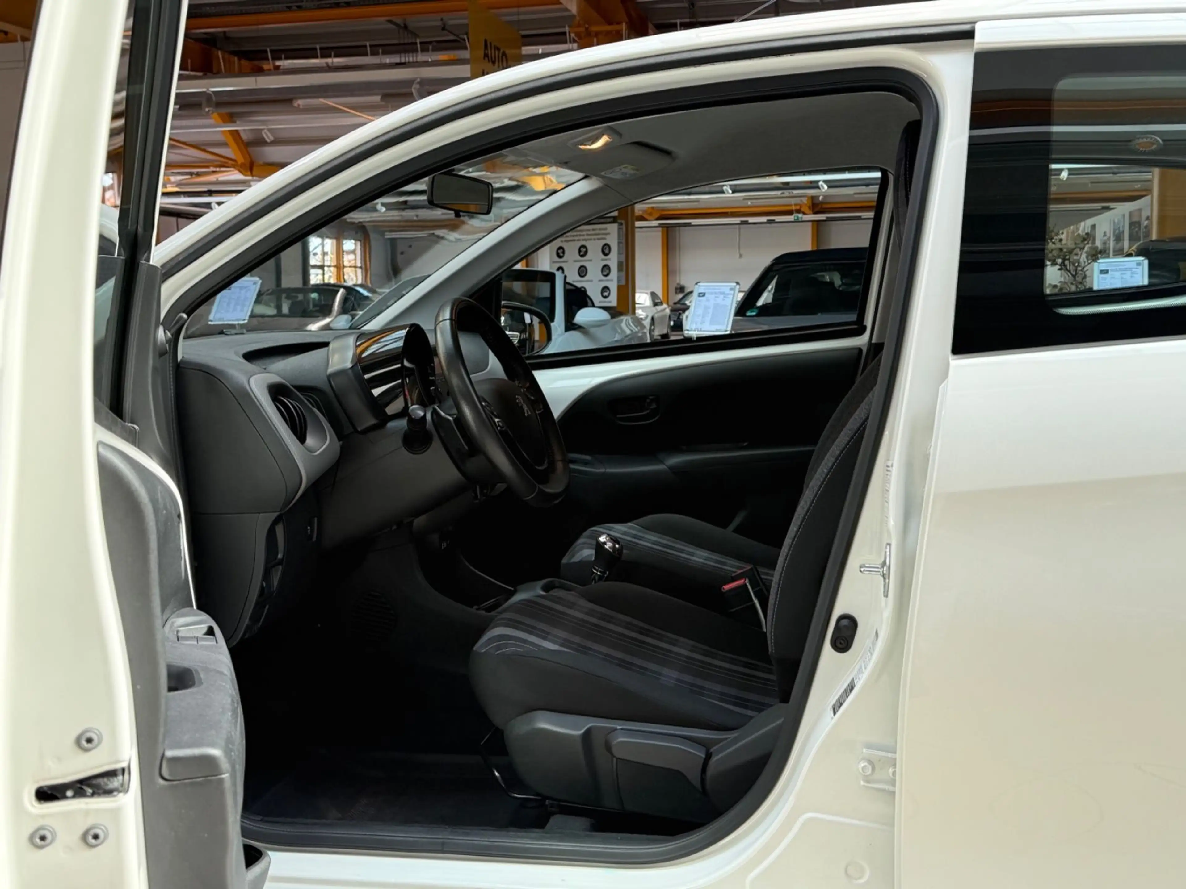 Peugeot 108 Active|Automatik|Klima|MFL|Bluetooth — photo 10