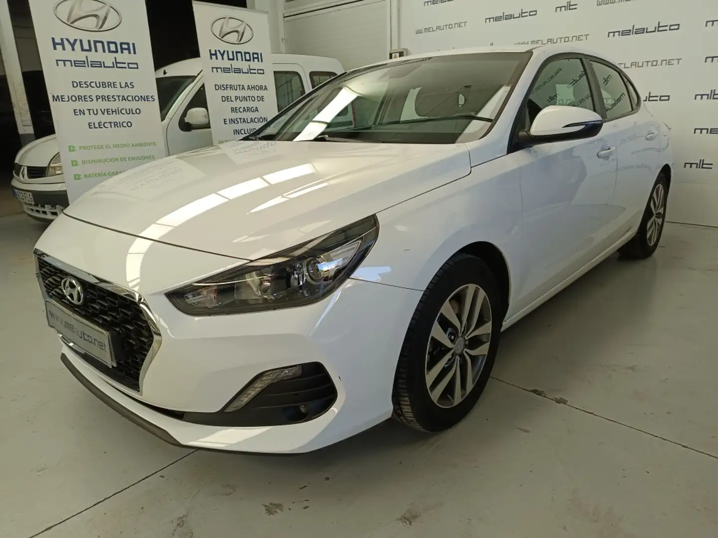 Hyundai i30 FB 1.0 TGDI Klass 120 Blanc - 2