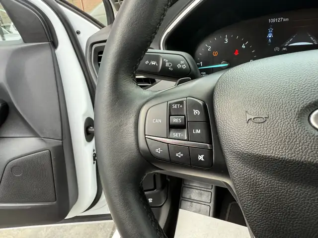 Ford Focus view 18