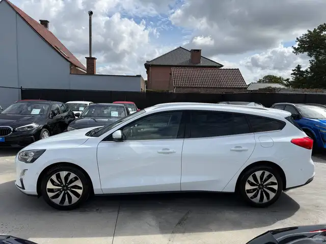 Ford Focus view 8