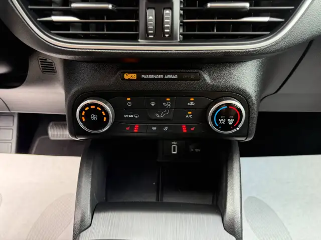 Ford Focus view 25
