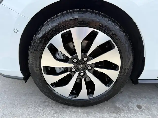 Ford Focus view 12