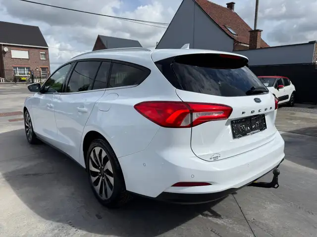 Ford Focus view 7