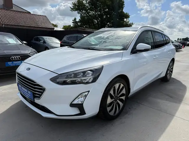 Ford Focus view 9