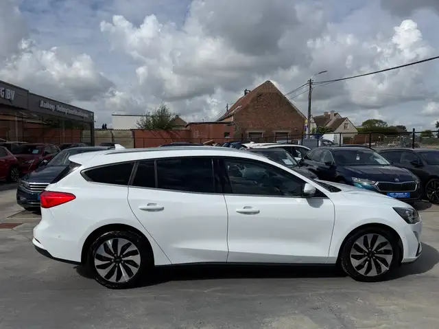 Ford Focus view 4