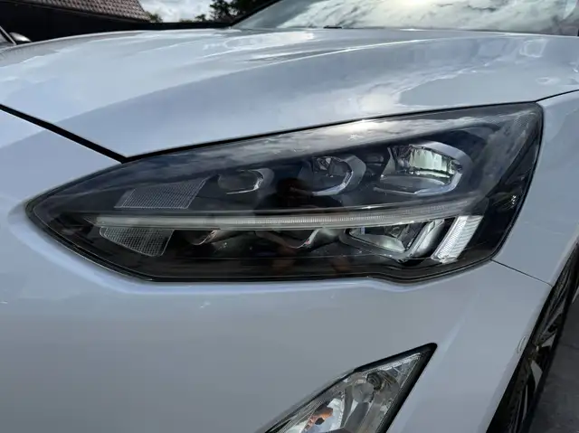 Ford Focus view 11