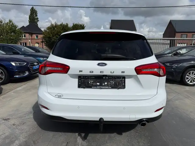 Ford Focus view 6