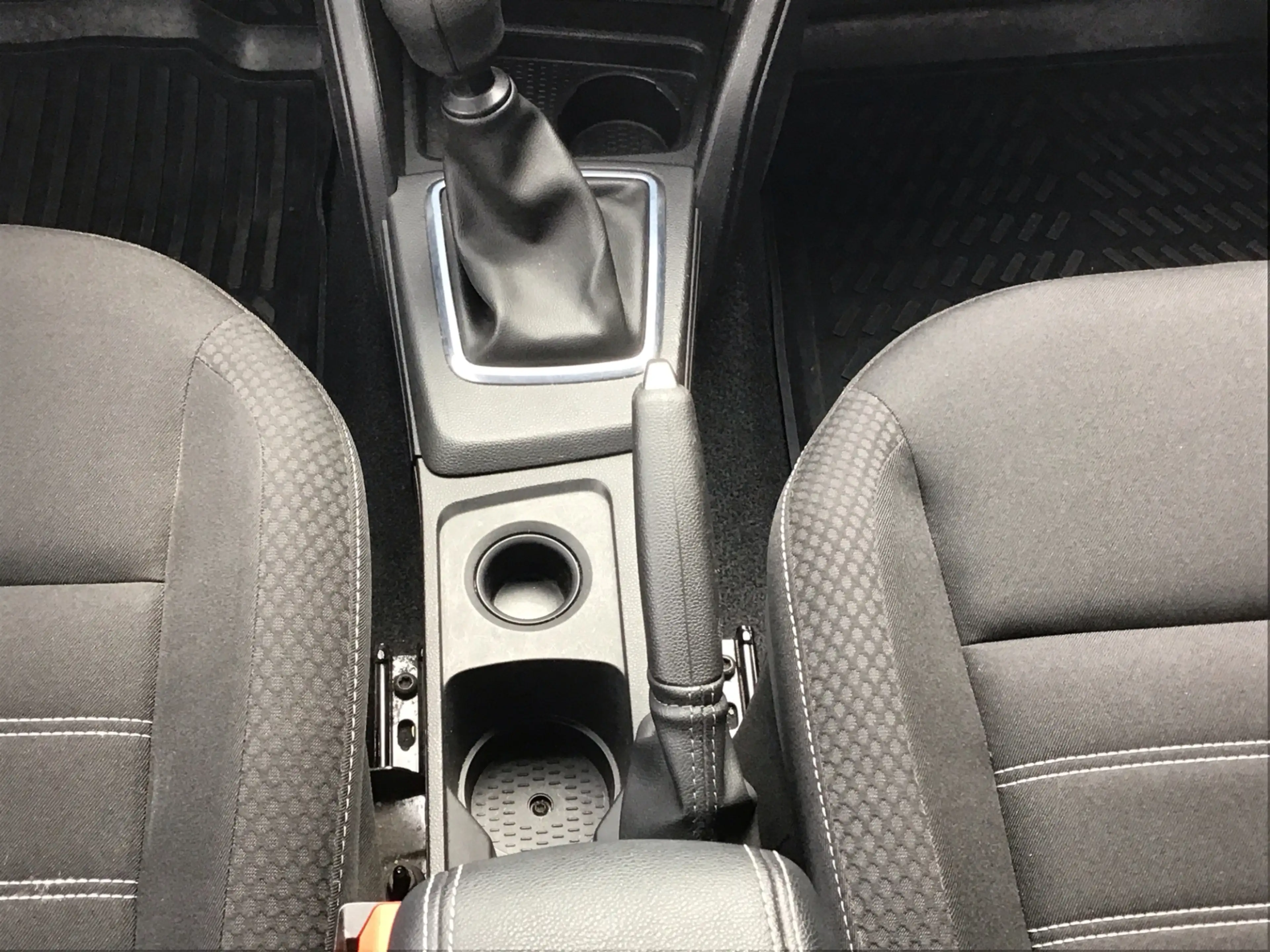 Dacia Duster TCe 130  Comfort  SHZ LED — photo 8