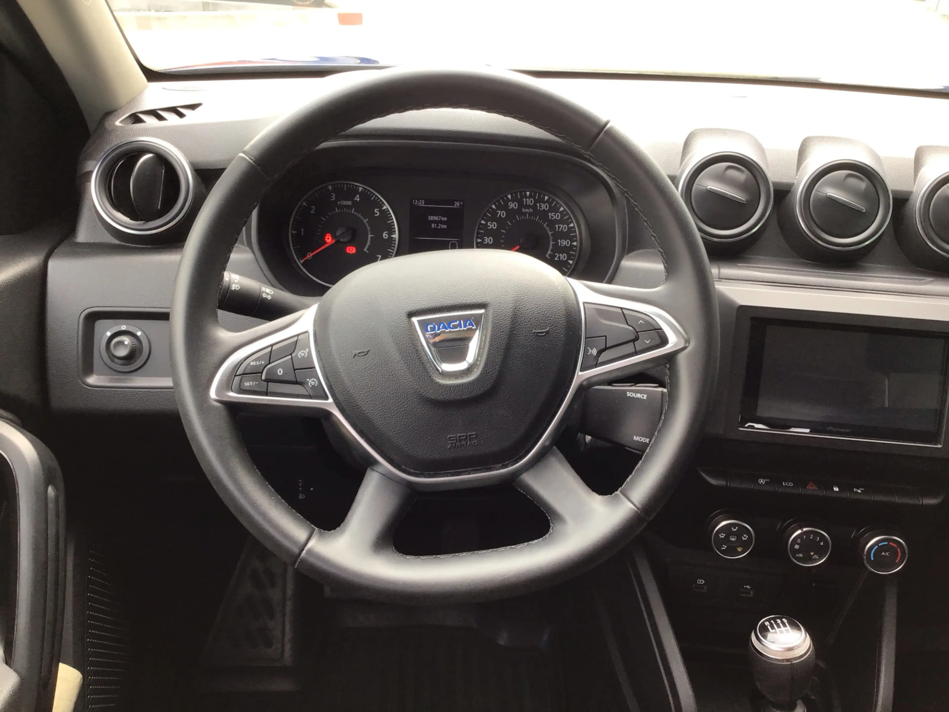 Dacia Duster TCe 130  Comfort  SHZ LED — photo 12