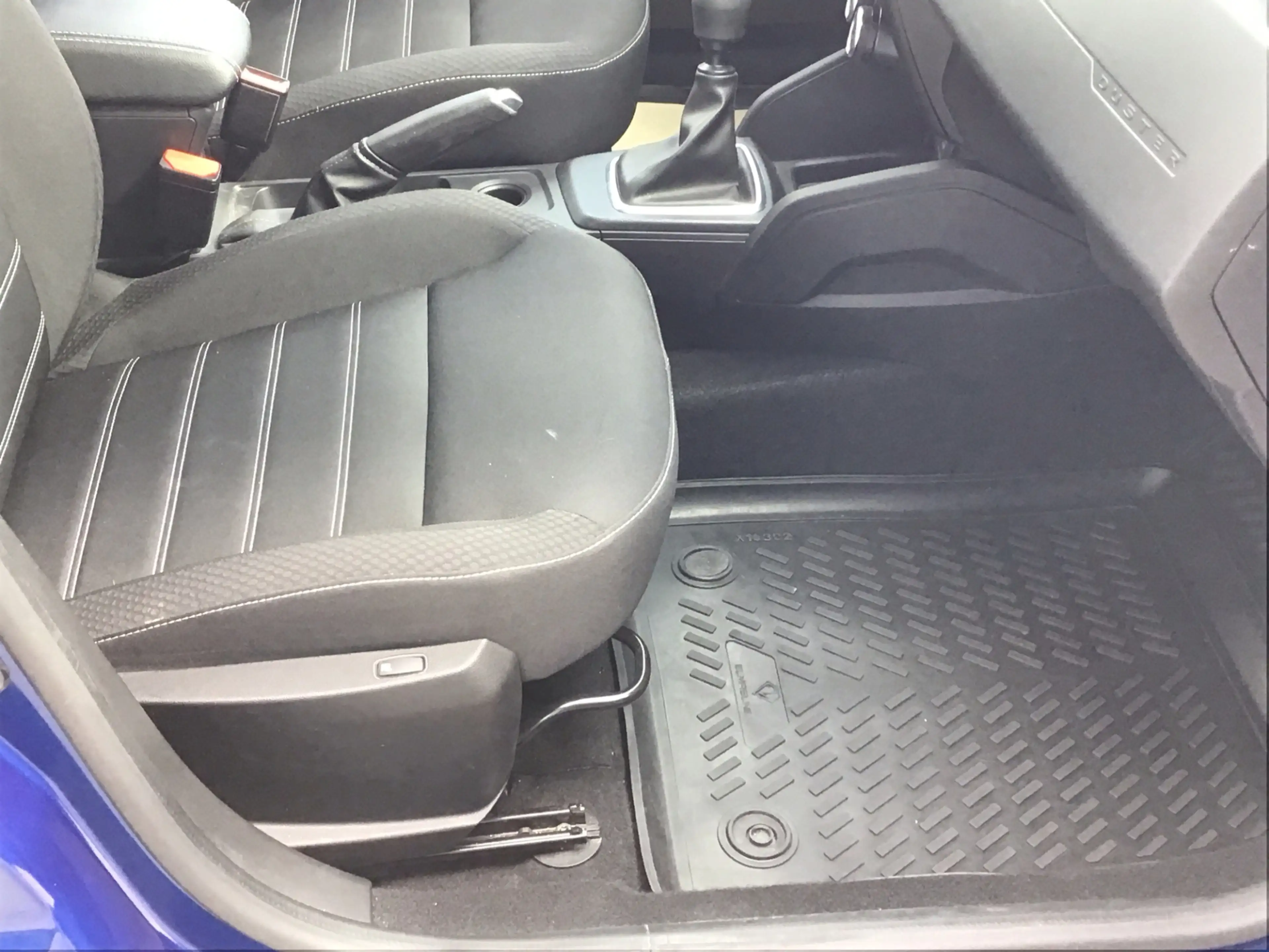 Dacia Duster TCe 130  Comfort  SHZ LED — photo 7