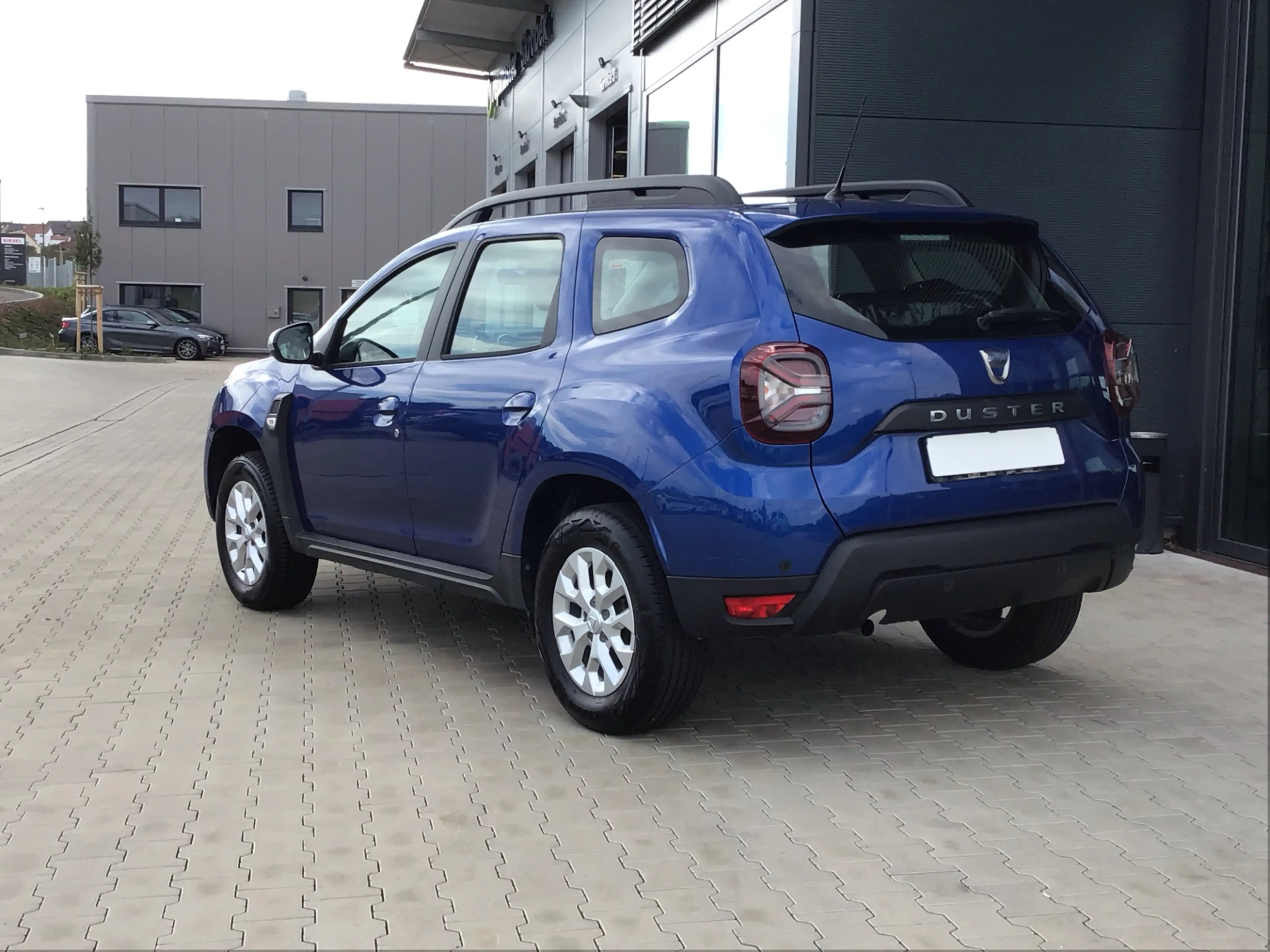 Dacia Duster TCe 130  Comfort  SHZ LED — photo 4