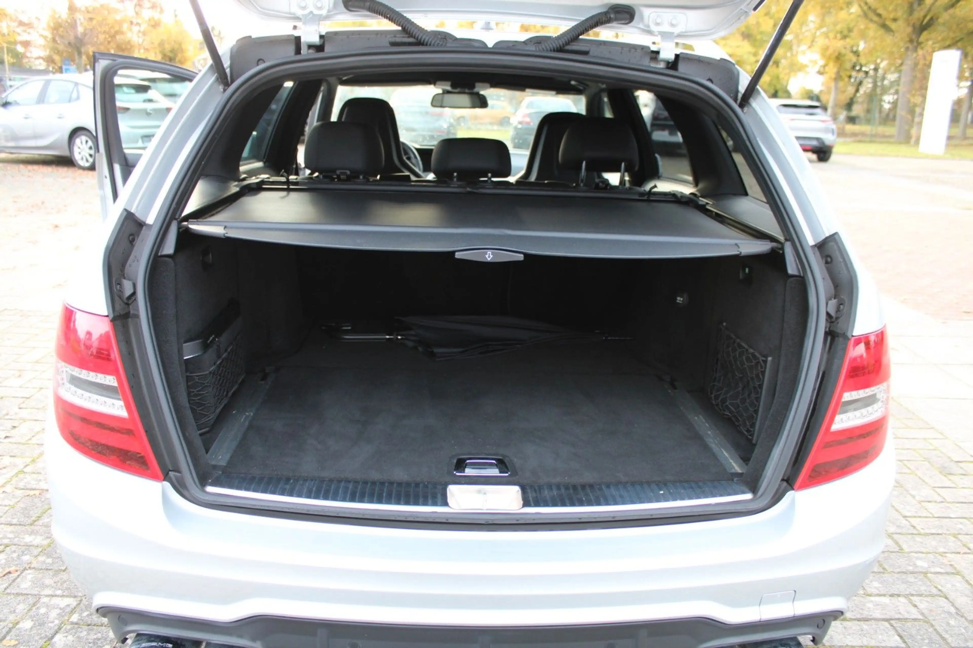 Mercedes-Benz C 63 AMG — photo 11