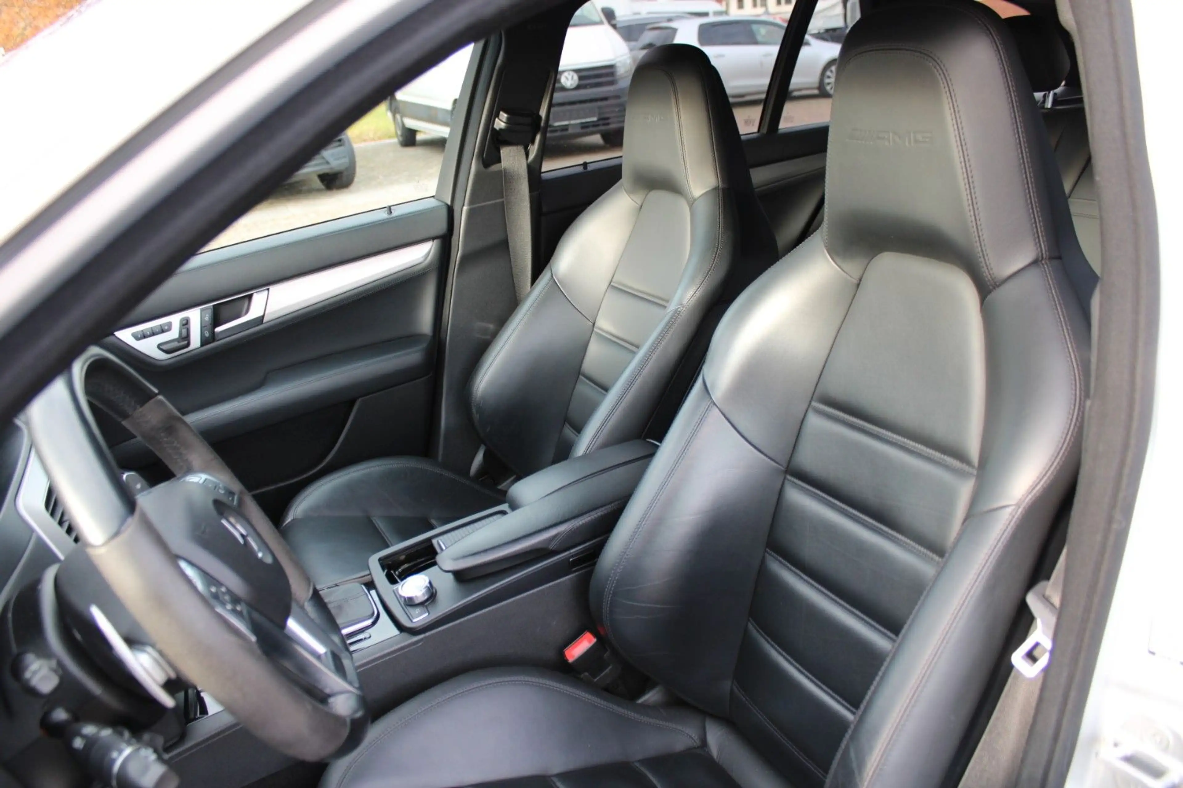 Mercedes-Benz C 63 AMG — photo 9