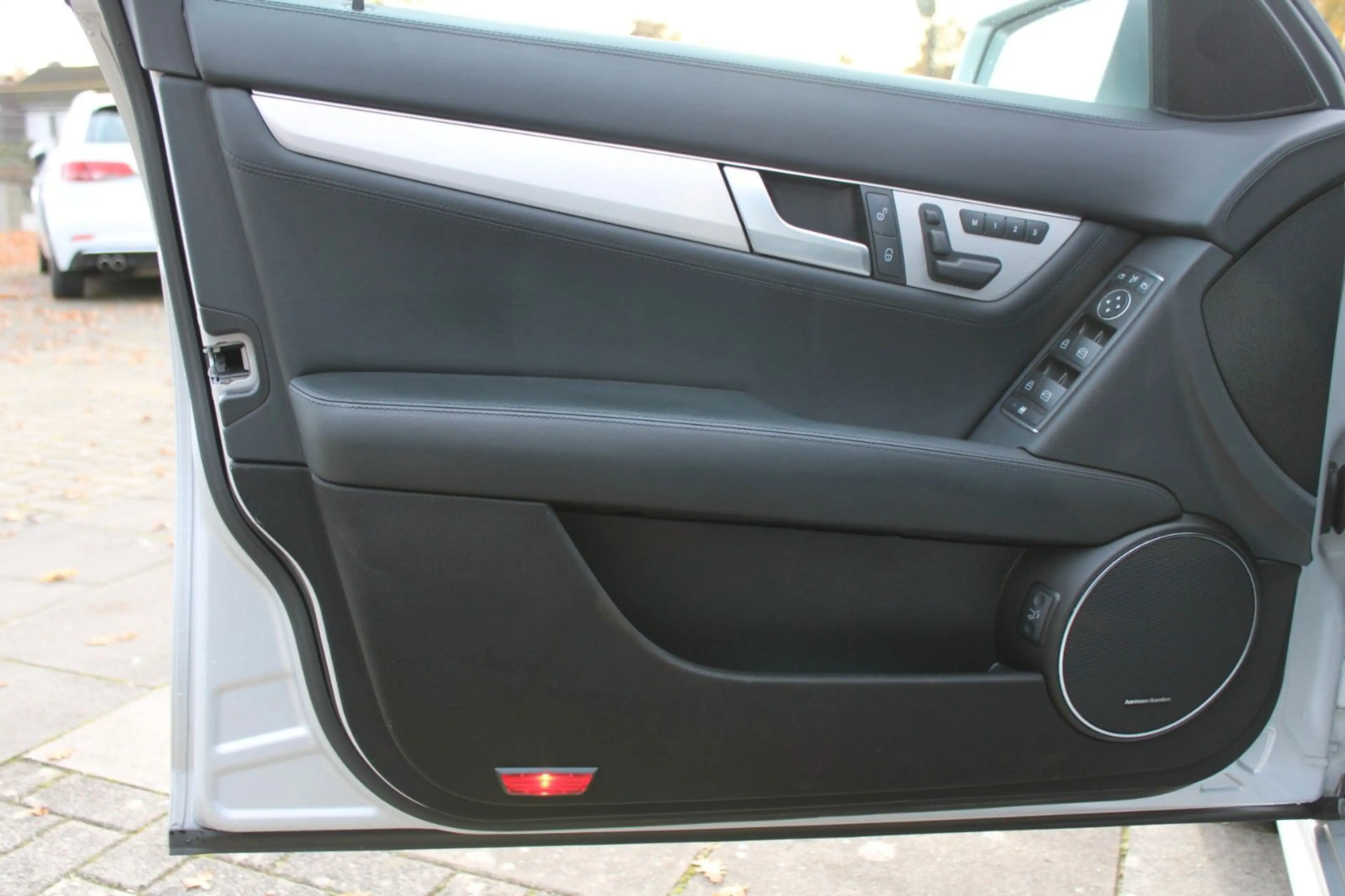 Mercedes-Benz C 63 AMG — photo 7